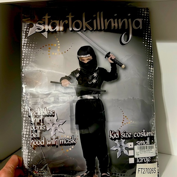 LAST ONE NWT kids NINJA Costume Size Small Ninja outfit Shirt pants belt hood - Picture 5 of 6